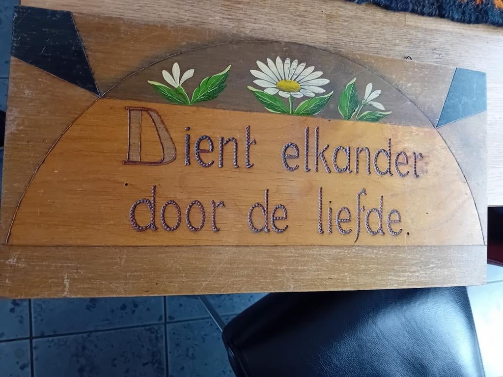 Antiek houten bord met tekst en bloemdecoratie, Ophalen of Verzenden
