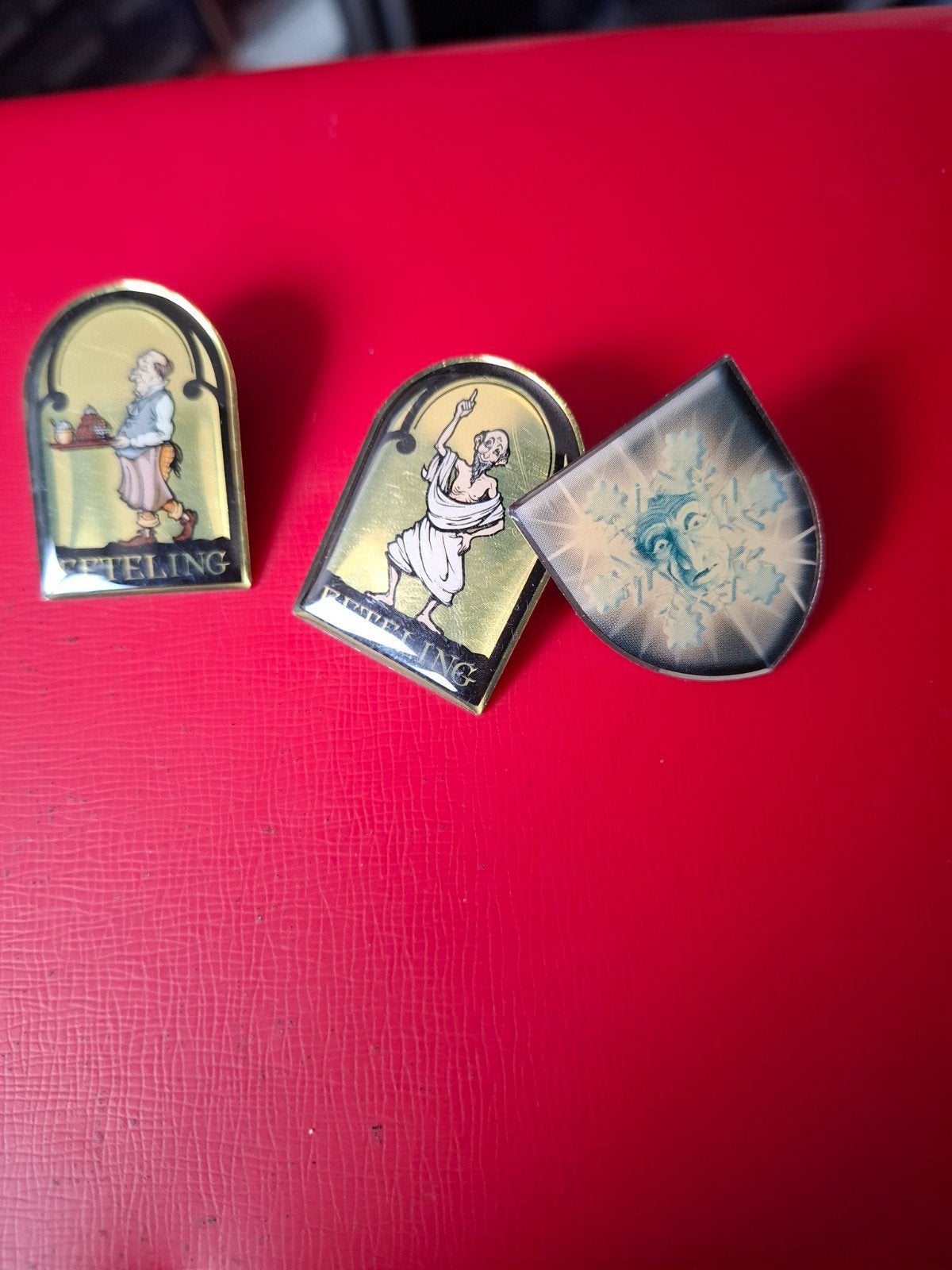 3 Efteling Pins - Sprookjesbos en meer, Ophalen of Verzenden, Gebruikt, Button of Speldje