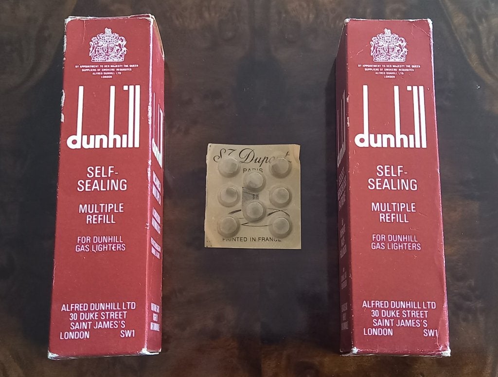 Vintage Dunhill gas/vulling + Dupont vuursteentjes, Verzamelen, Verzenden, Zo goed als nieuw, Aansteker