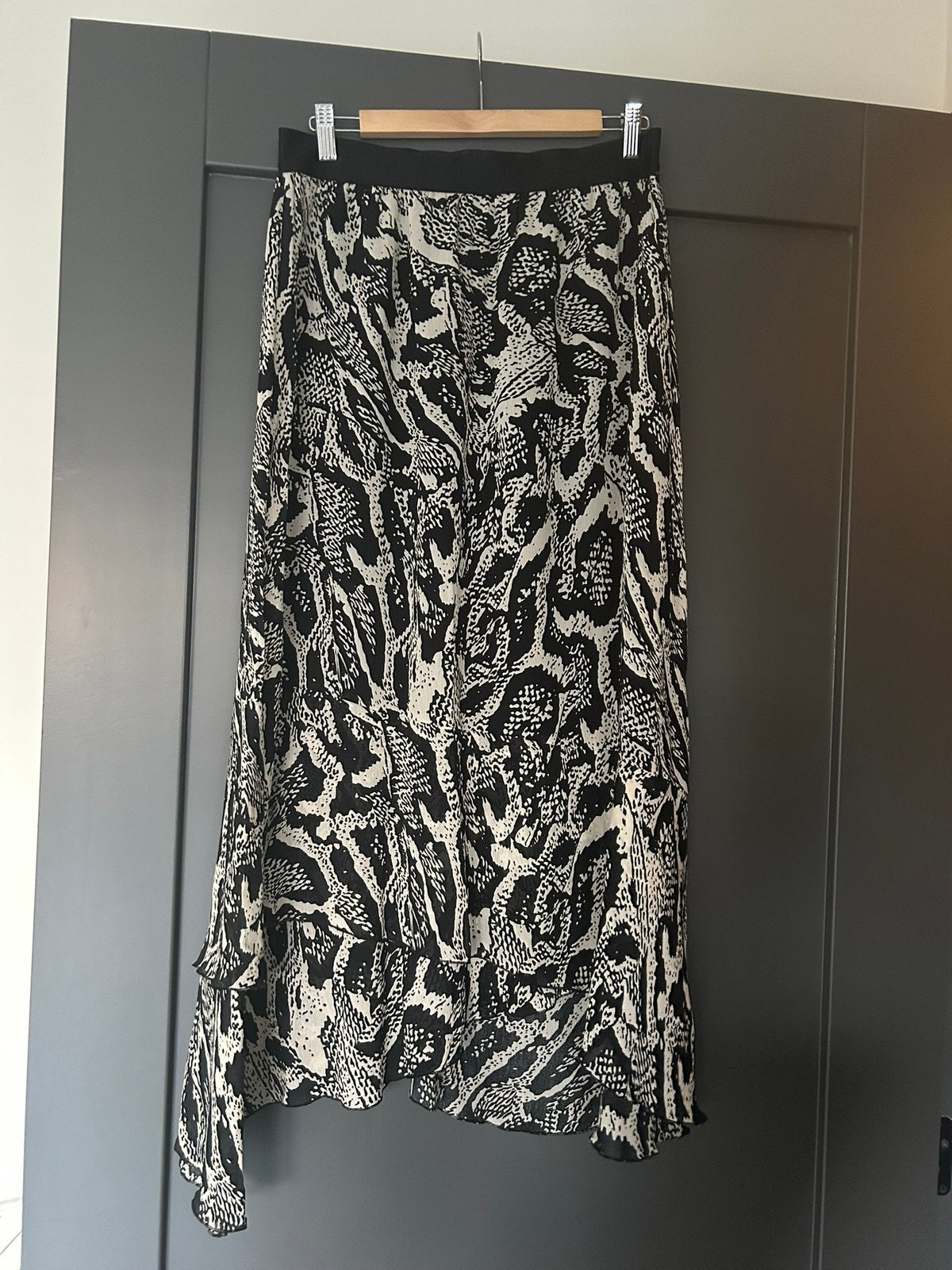 Prachtige rok met elastieken band van Summum te koop maat 40, Maat 42/44 (L), Zo goed als nieuw, Onder de knie, Meerkleurig