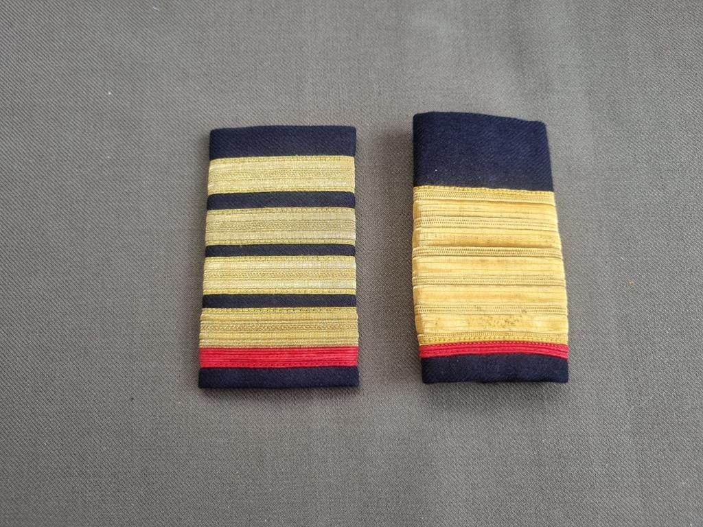 2 enkele Marine rangen, Ophalen of Verzenden, Marine, Nederland, Embleem of Badge