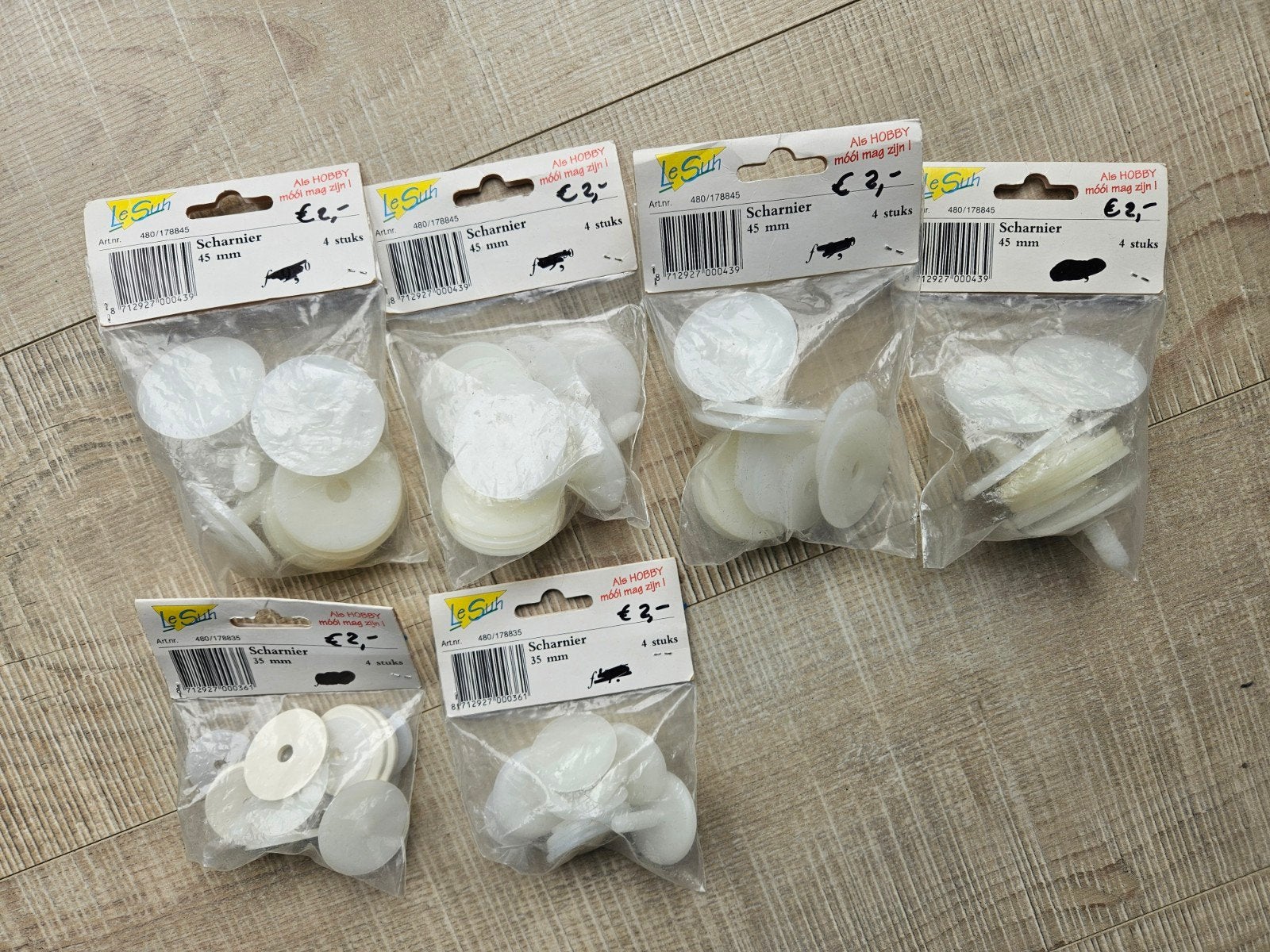 Le Suh Scharnieren 35mm en 45mm - Hobbybenodigdheden, Overige thema's, Nieuw, Ophalen of Verzenden, Kunststof