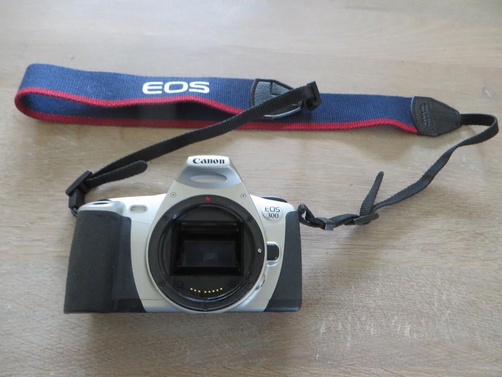 CANON EOS 300 fotocamera body analoog, Audio, Tv en Foto, Fotocamera's Analoog, Ophalen of Verzenden, Zo goed als nieuw, Spiegelreflex