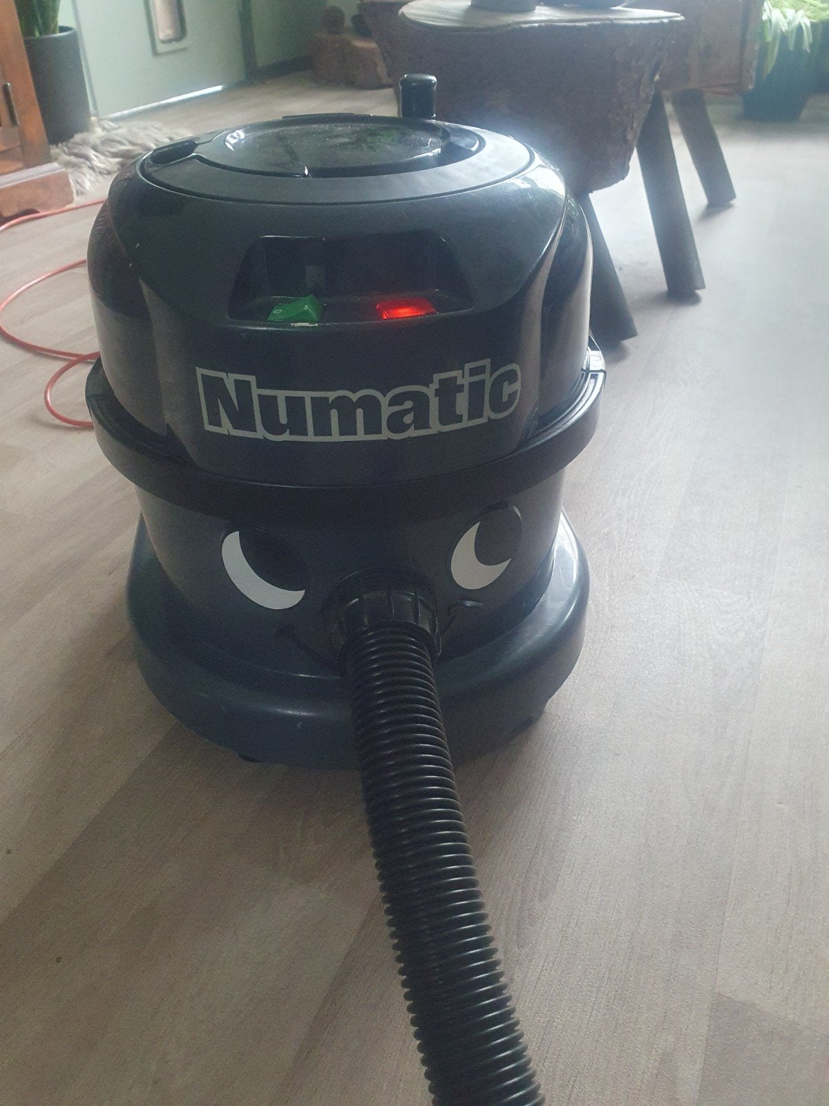 Numatic Henry stofzuiger - Krachtig en betrouwbaar, Witgoed en Apparatuur, Stofzuigers, Gebruikt, Numatic, Geschikt voor harde vloeren