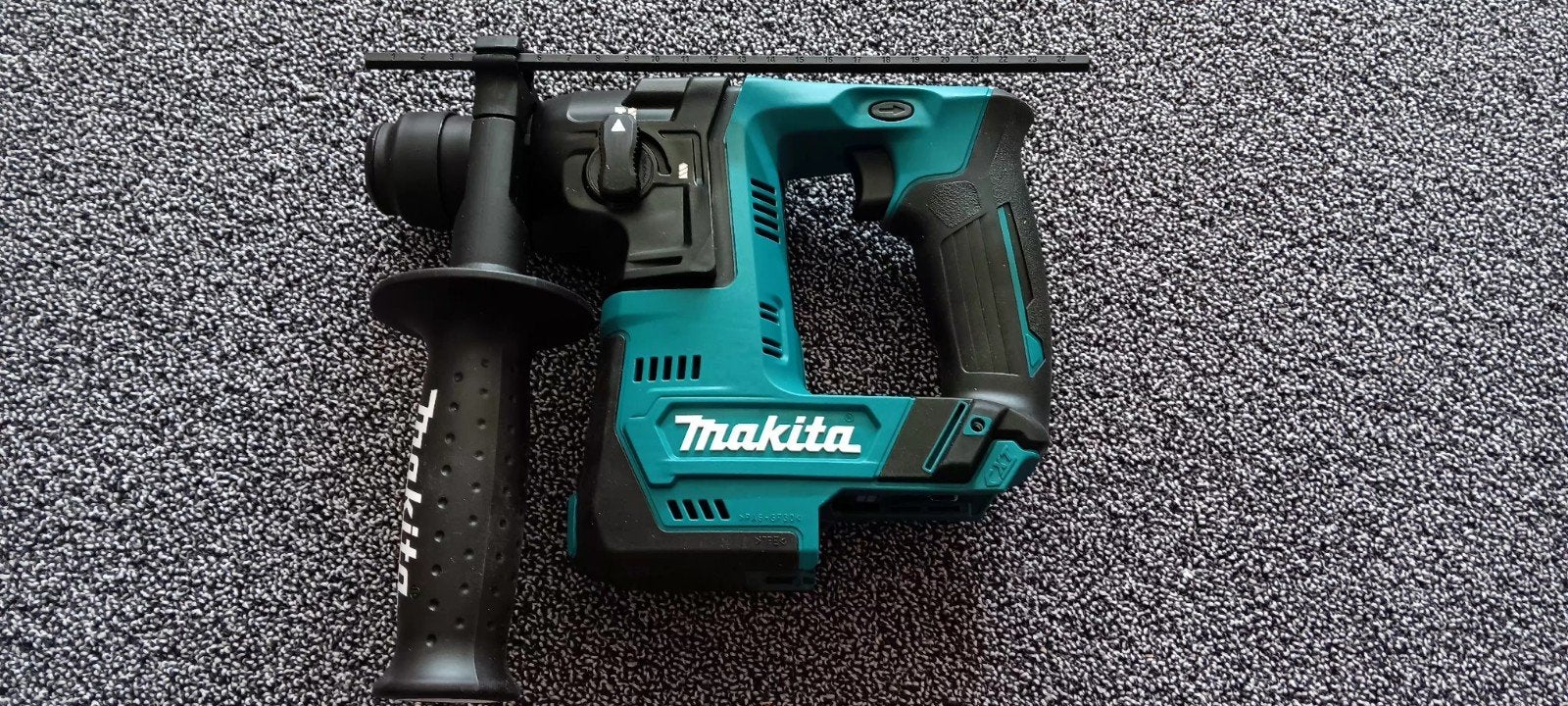 Makita HR140D Klopboormachine - nieuw, Doe-het-zelf en Verbouw, Gereedschap | Boormachines, Ophalen of Verzenden, Zo goed als nieuw