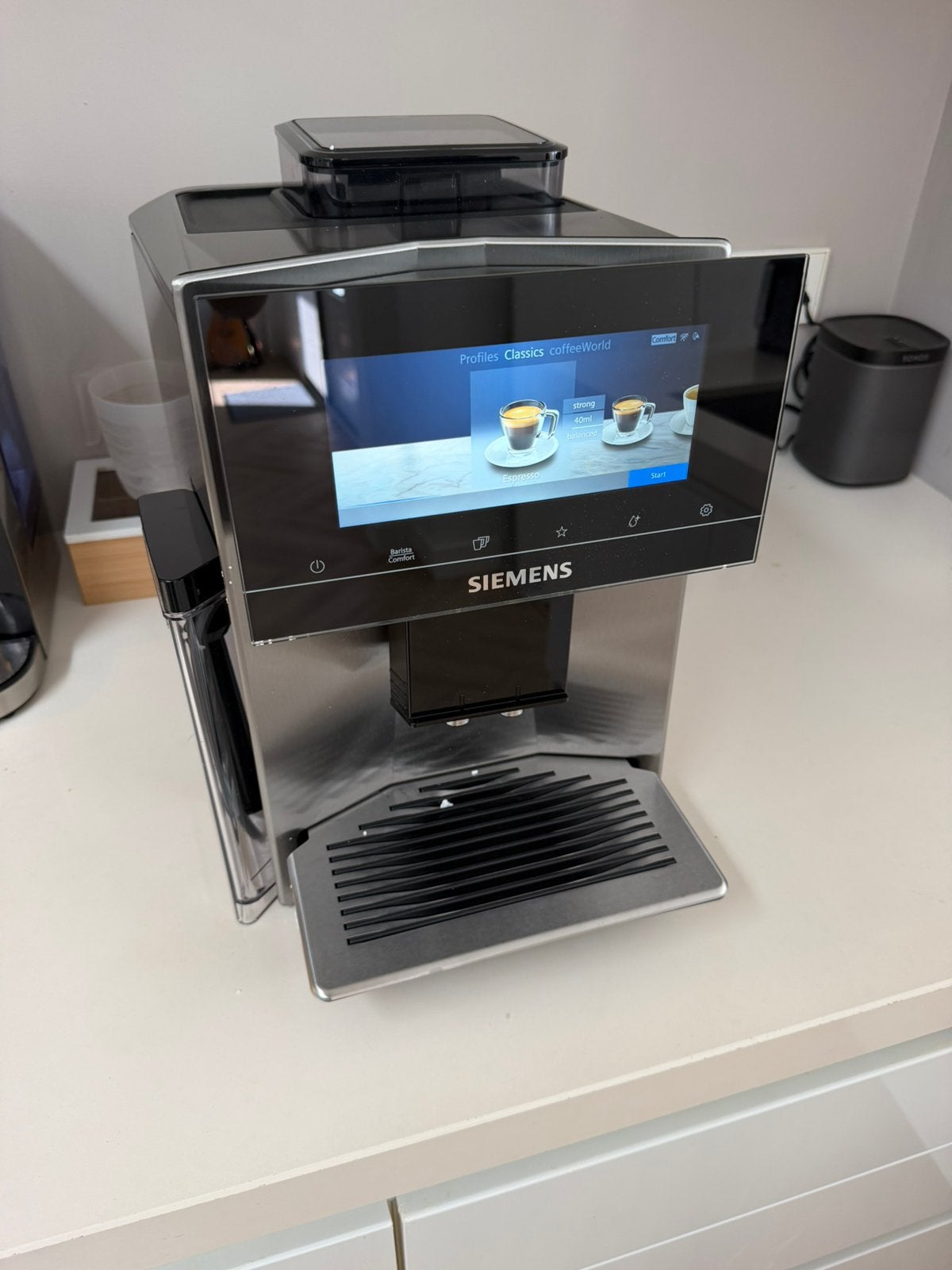 Siemens EQ900 volautomaat (TQ903D03) – RVS, touchscreen ZGAN, Bru-repairs@bshg.com, 10 kopjes of meer, Koffiemachine, Zo goed als nieuw