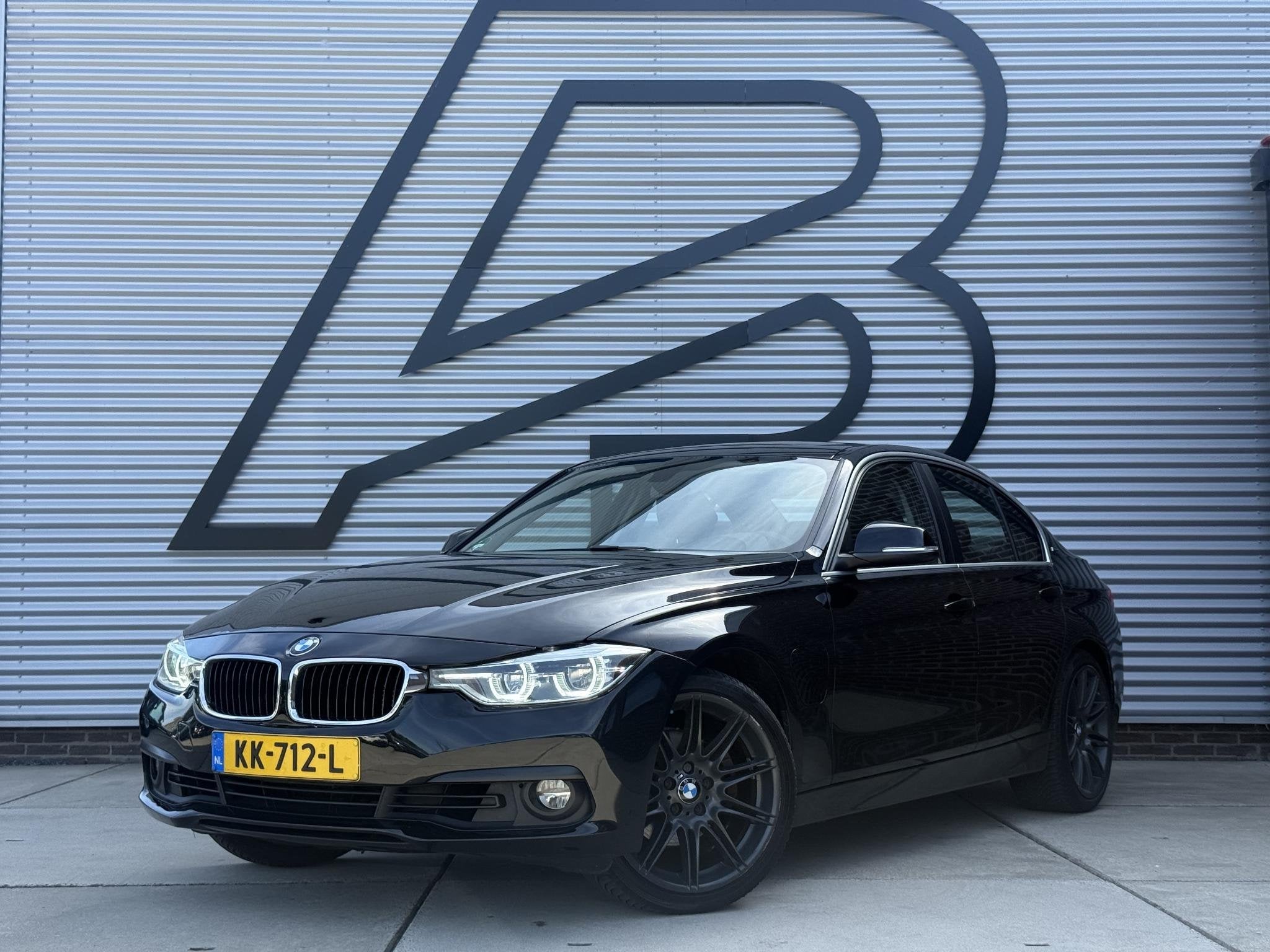 BMW 3-serie 330e High Executive Schuifdak|Navi|Cruise|Leder|, Auto's, Automaat, Gebruikt, Euro 6, 4 cilinders