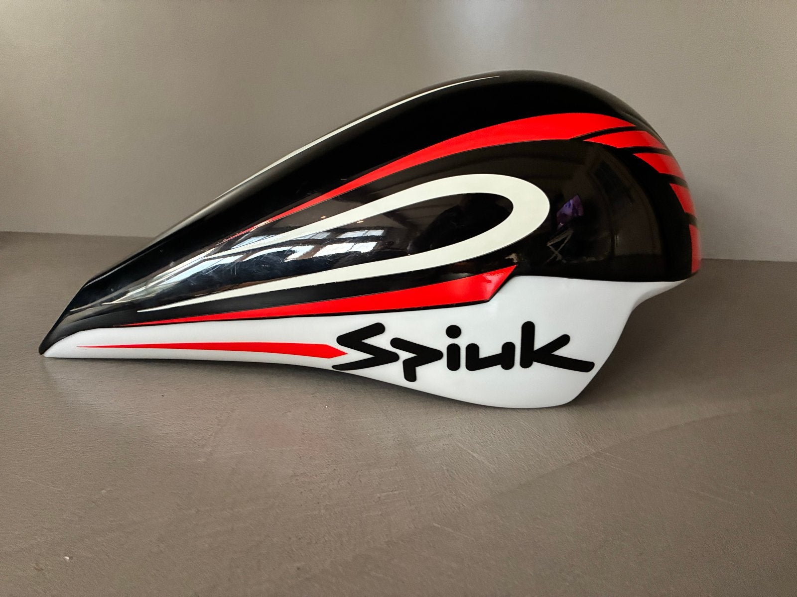 Spiuk Tijdrithelm - Triathlon Helm Zwart/Rood/Wit, Ophalen, Gebruikt, M, Heer of Dame