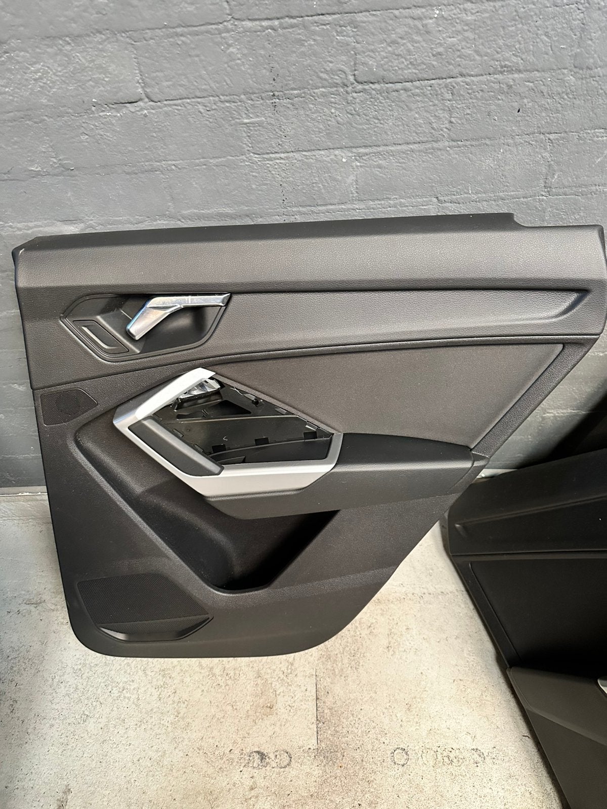 Audi Q3 F3 model suv. Niet passend op de sportback., Ophalen, Audi