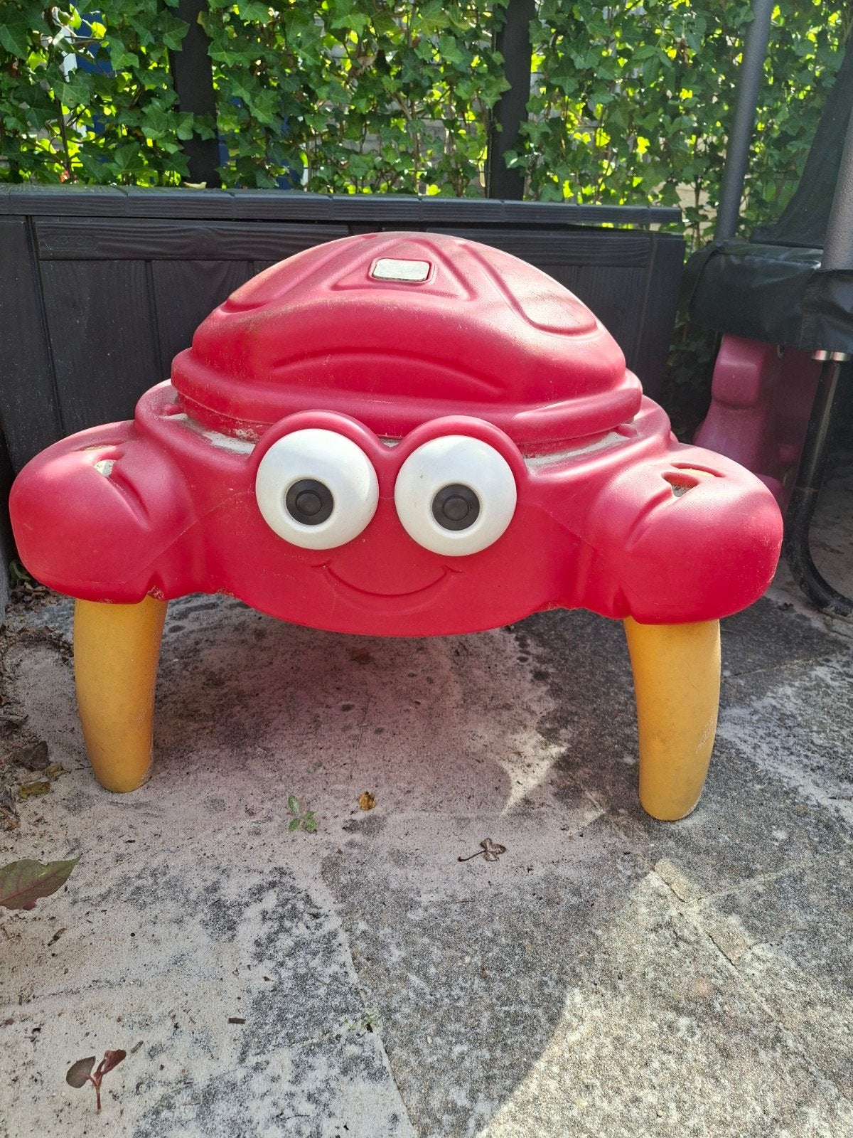 Zandbak op pootjes - Krab model met deksel, Ophalen, Gebruikt