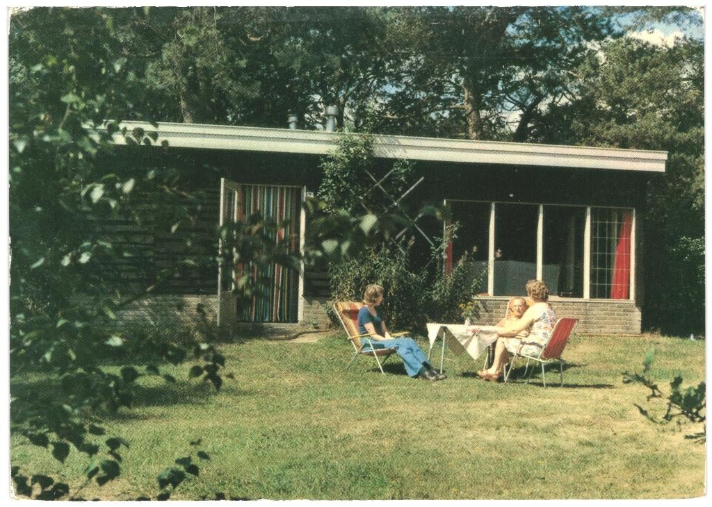 966774 Vledder Drenthe 1976 Adelhof Gelopen met postzegel