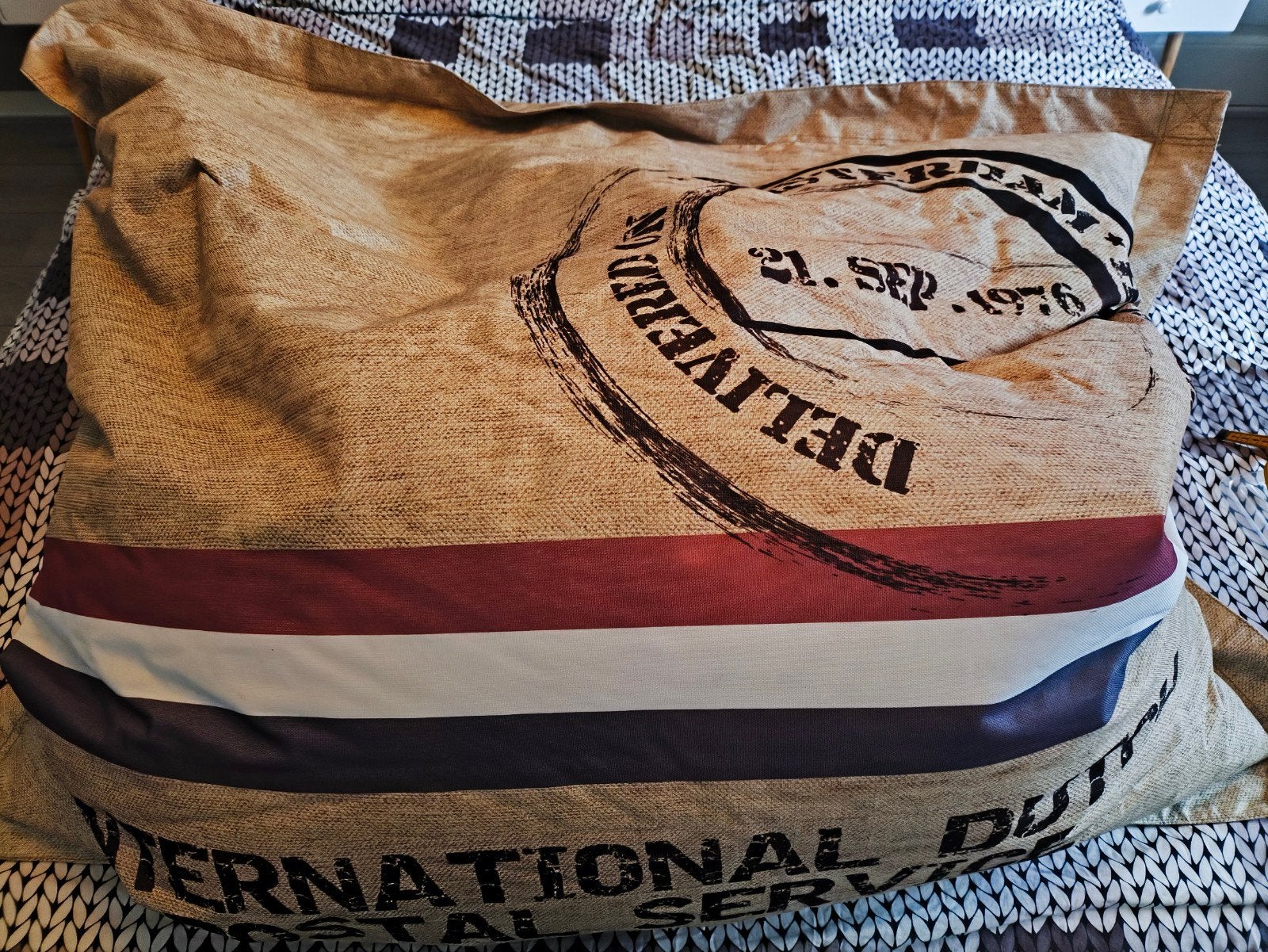 Zo goed als nieuwe bean bag "postzak" zitzak 120x120, Ophalen, Zo goed als nieuw
