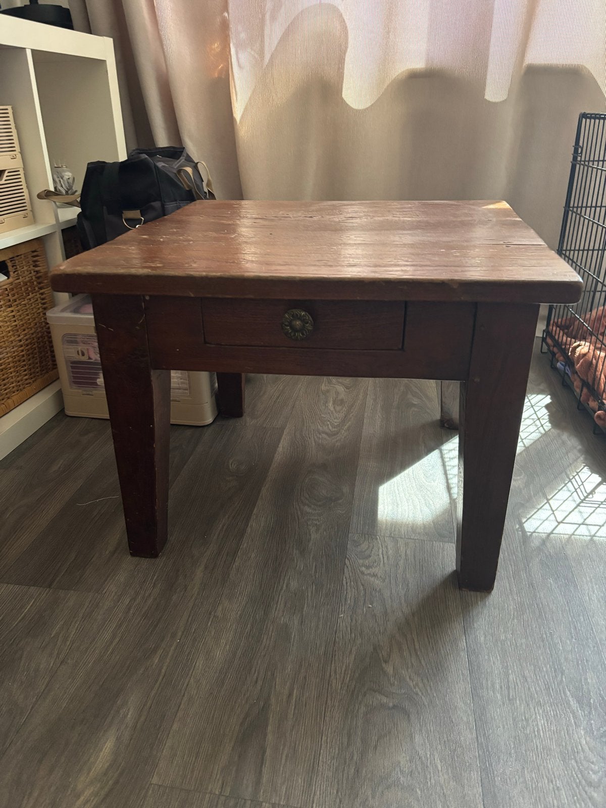 Vintage houten bijzettafel met lade, Ophalen