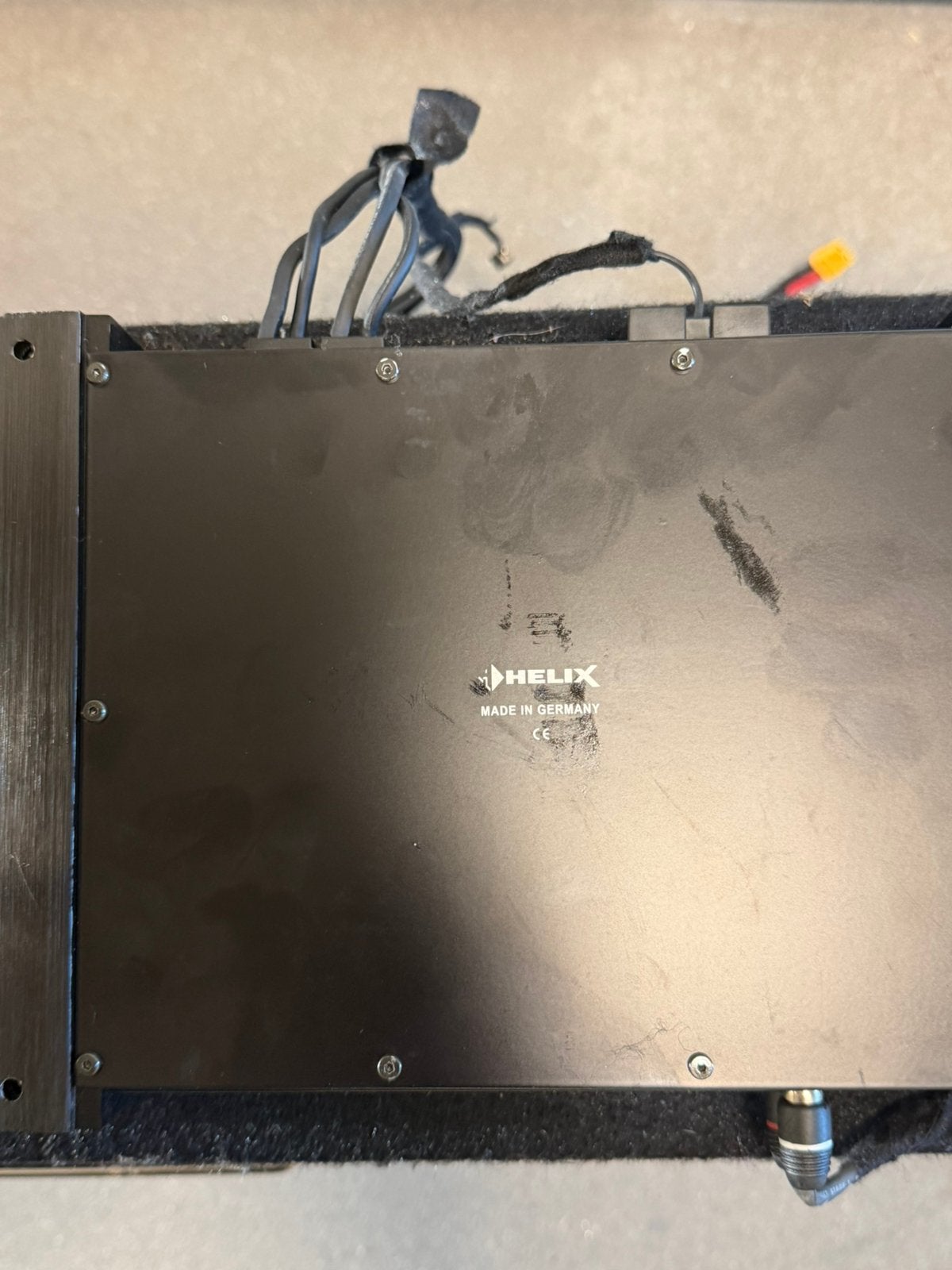 Auto versterker met subwoofer van Helix, Auto diversen, Autospeakers, Ophalen, Gebruikt