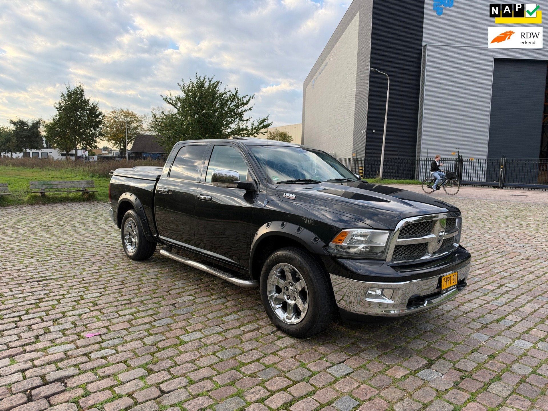 Dodge Ram 1500 5.7 V8 Crew Cab 5'7 LAREMIE, Auto's, Automaat, Euro 5, Achterwielaandrijving, Gebruikt
