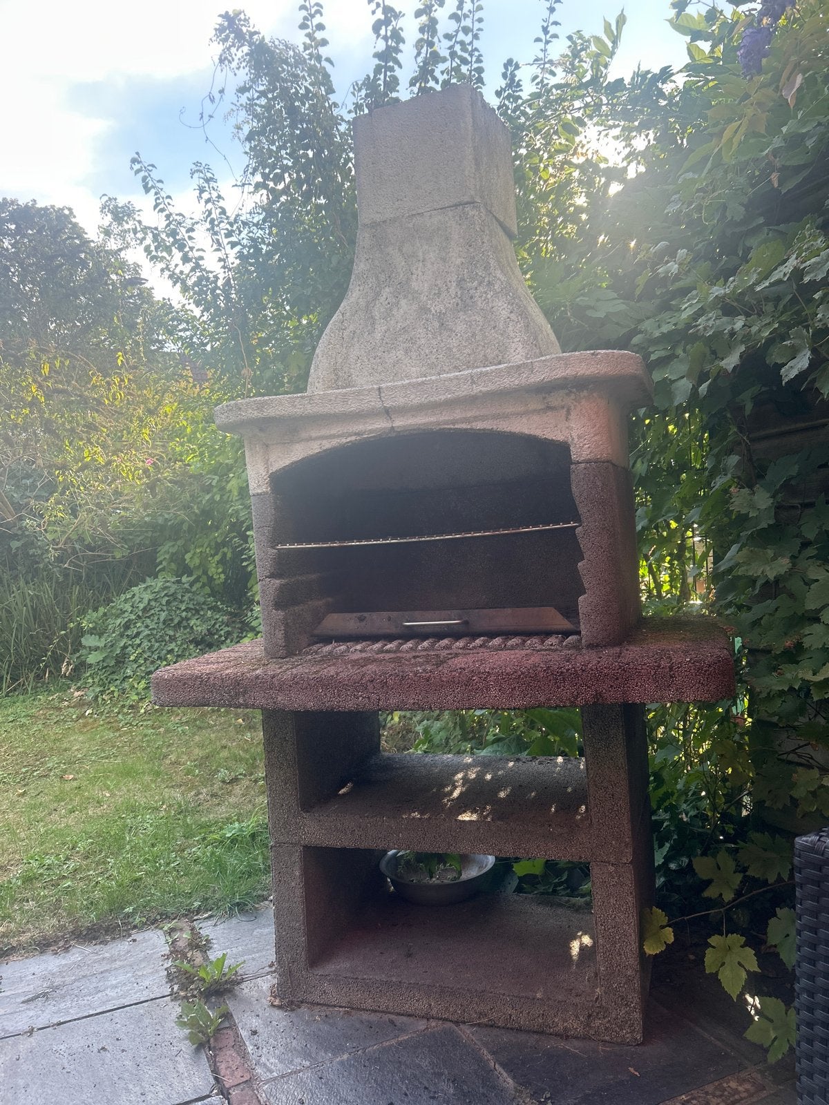 Stenen BBQ met schoorsteen - Ideaal voor de zomer, Ophalen of Verzenden, Gebruikt