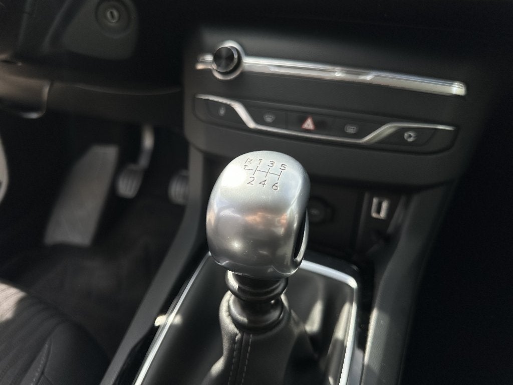 Foto 16 van Peugeot 308 1.2 Allure | Riem Vervangen! | CarPlay | PDC|ECC