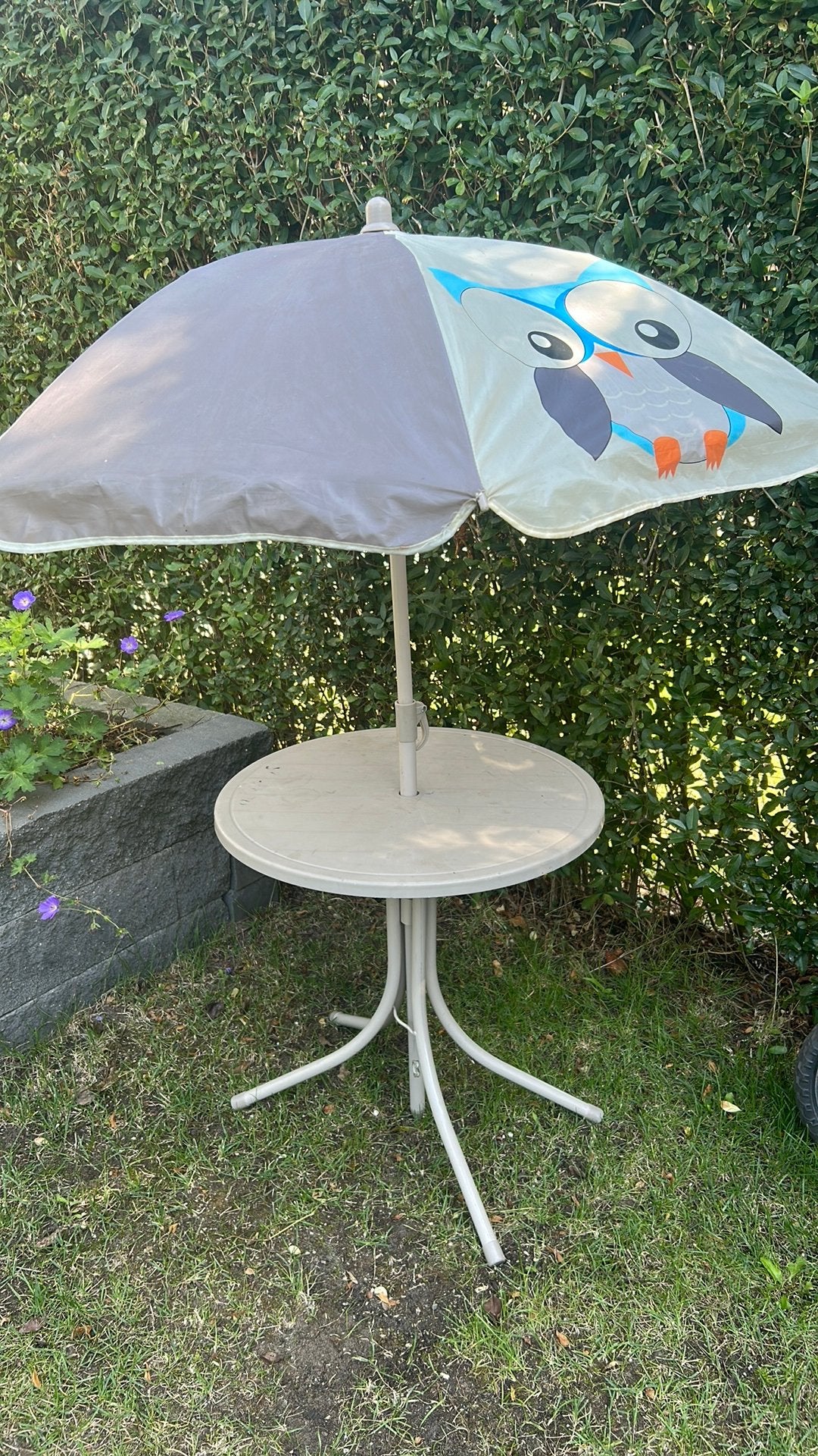 Tafel met parasol, Ophalen, Gebruikt