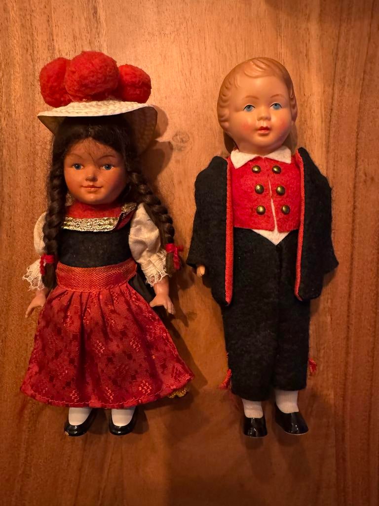15 verschillende vintage klederdracht poppetjes, Verzamelen, Poppen, Ophalen of Verzenden, Gebruikt, Pop