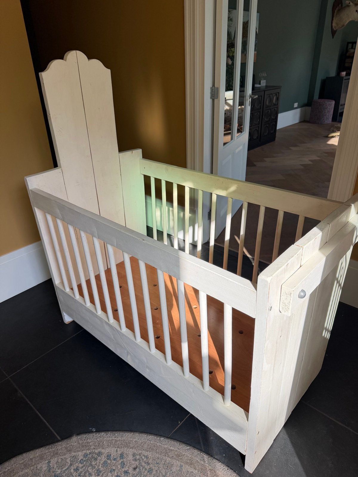 Commode en ledikant kinderkamer babykamer, Ophalen, Gebruikt, Ledikant