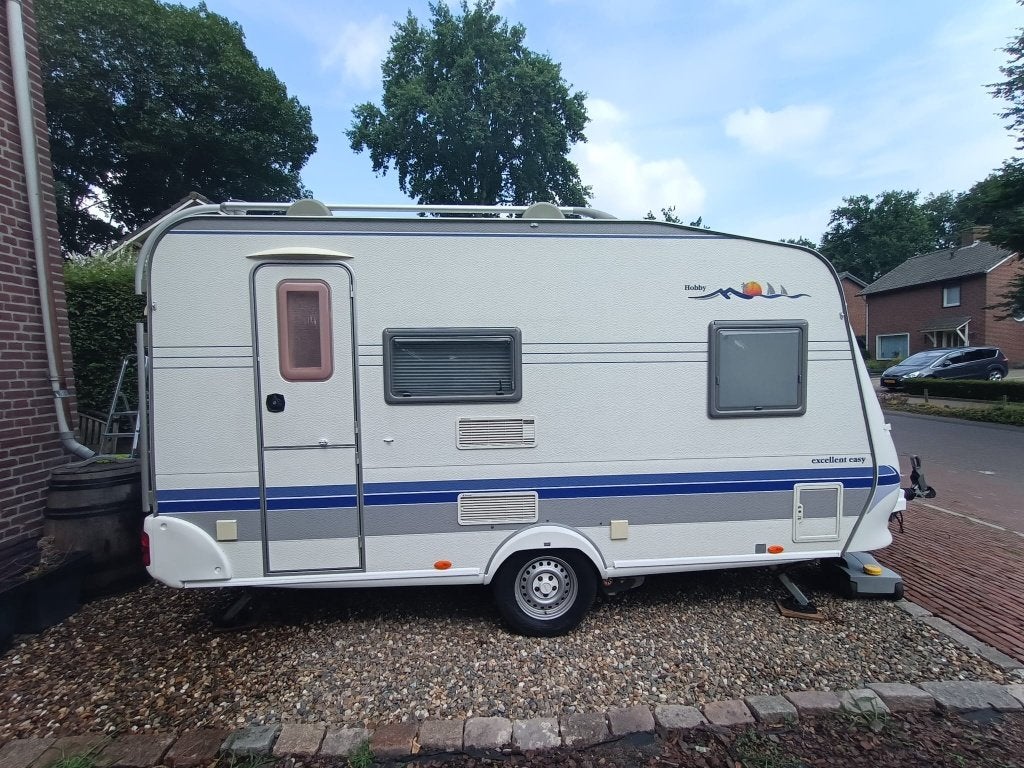 Hobby 410 sfe excellent easy, Hobby, Lengtebed, Treinzit, 750 - 1000 kg