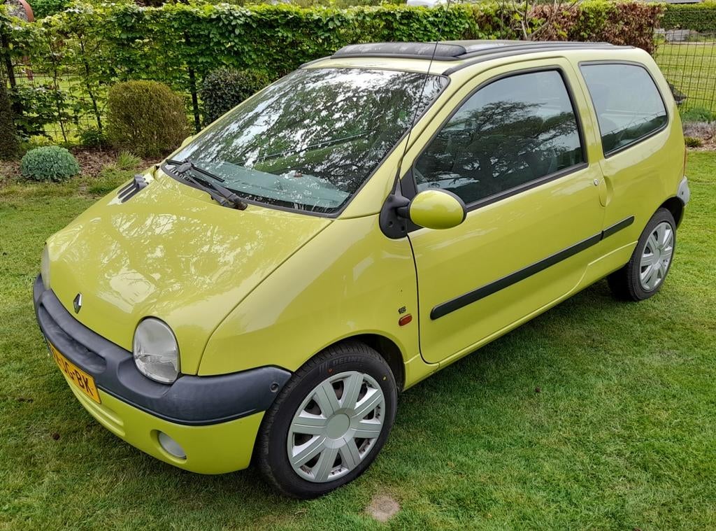 Renault Twingo 1.2 16V  2002 Geel, Auto's, Renault, Voorwielaandrijving, 4 cilinders, 4 stoelen, Alcantara