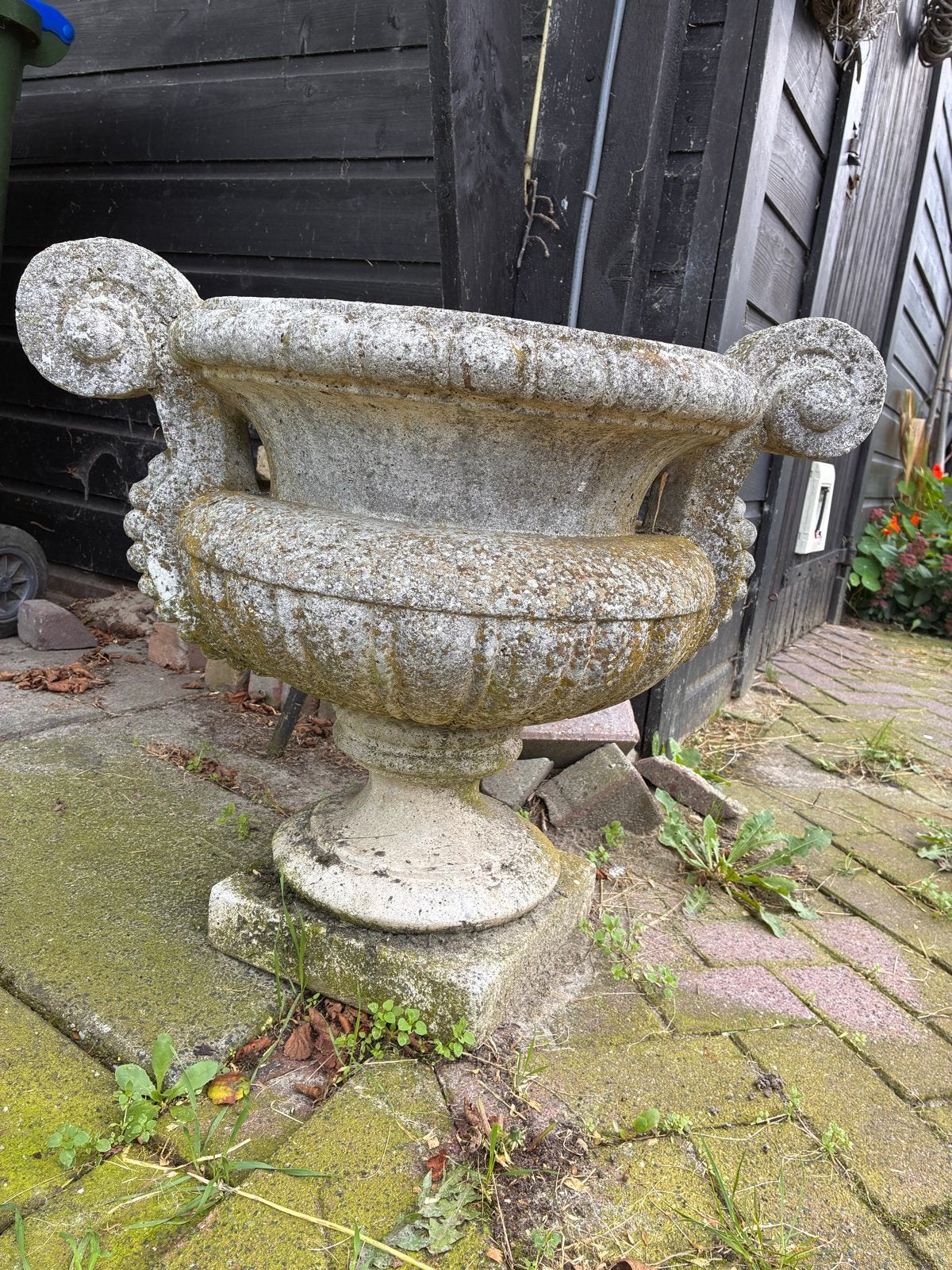 Brocante betonnen tuinvaas - ca. 60 cm hoog, Ophalen, Gebruikt