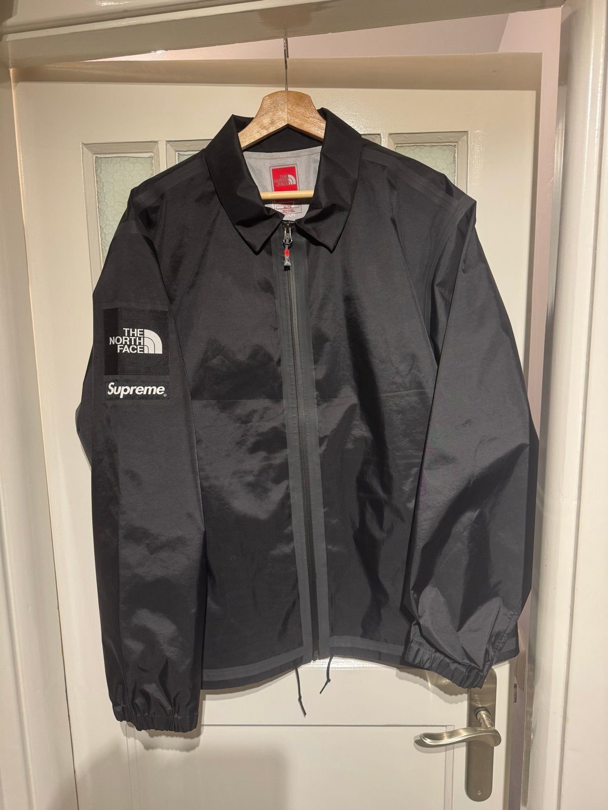 Supreme x TNF Summit Series Outer Tape Seam Coaches Jacket, Ophalen of Verzenden, Nieuw, Maat 46/48 (XL) of groter, Zwart