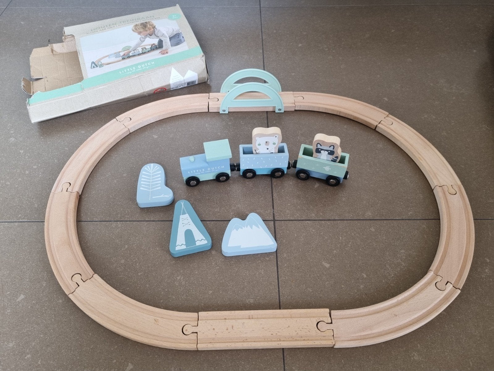 little dutch houten treinbaan, Ophalen of Verzenden, Gebruikt, Rij- of Hobbelspeelgoed