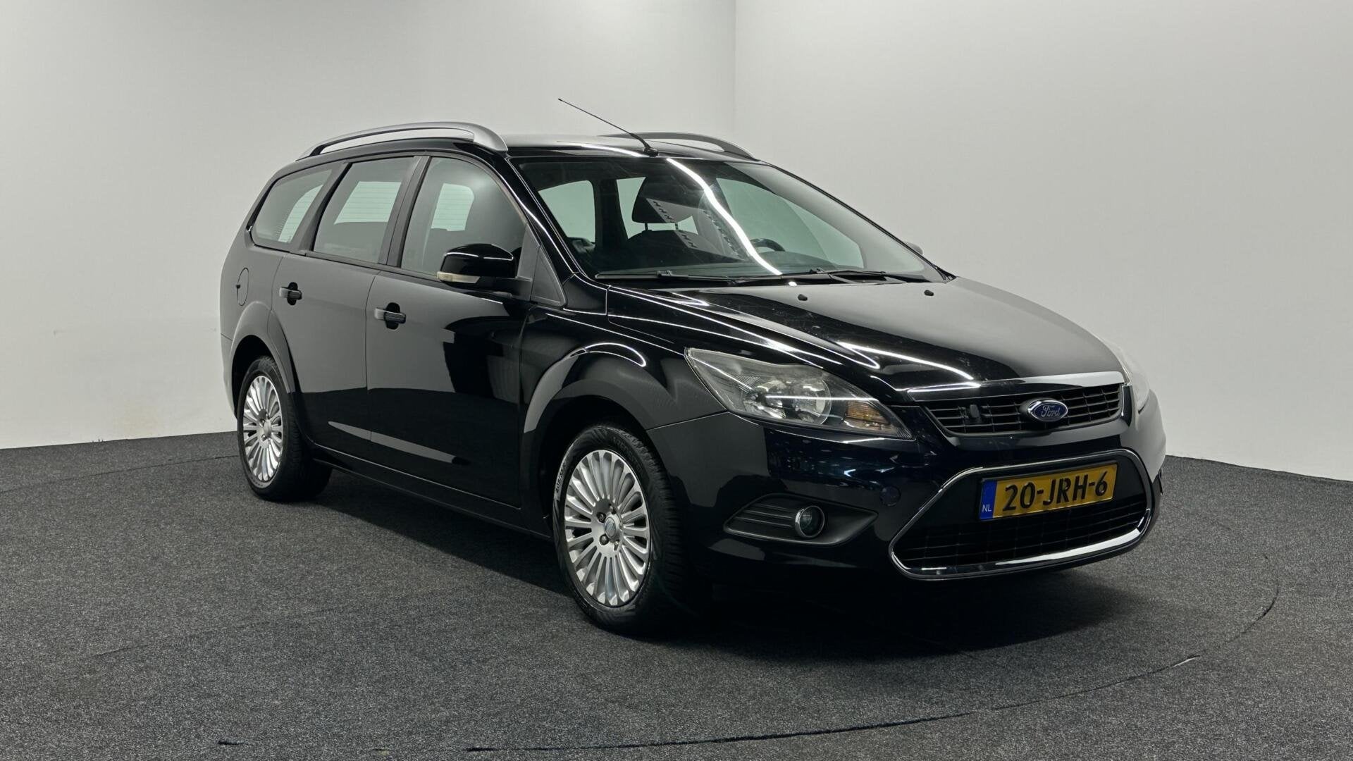 Ford Focus Wagon 1.8 Titanium Flexi Fuel NAVIGATIE CRUISE EC, Gebruikt, 4 cilinders, Met garantie (alle), Zwart