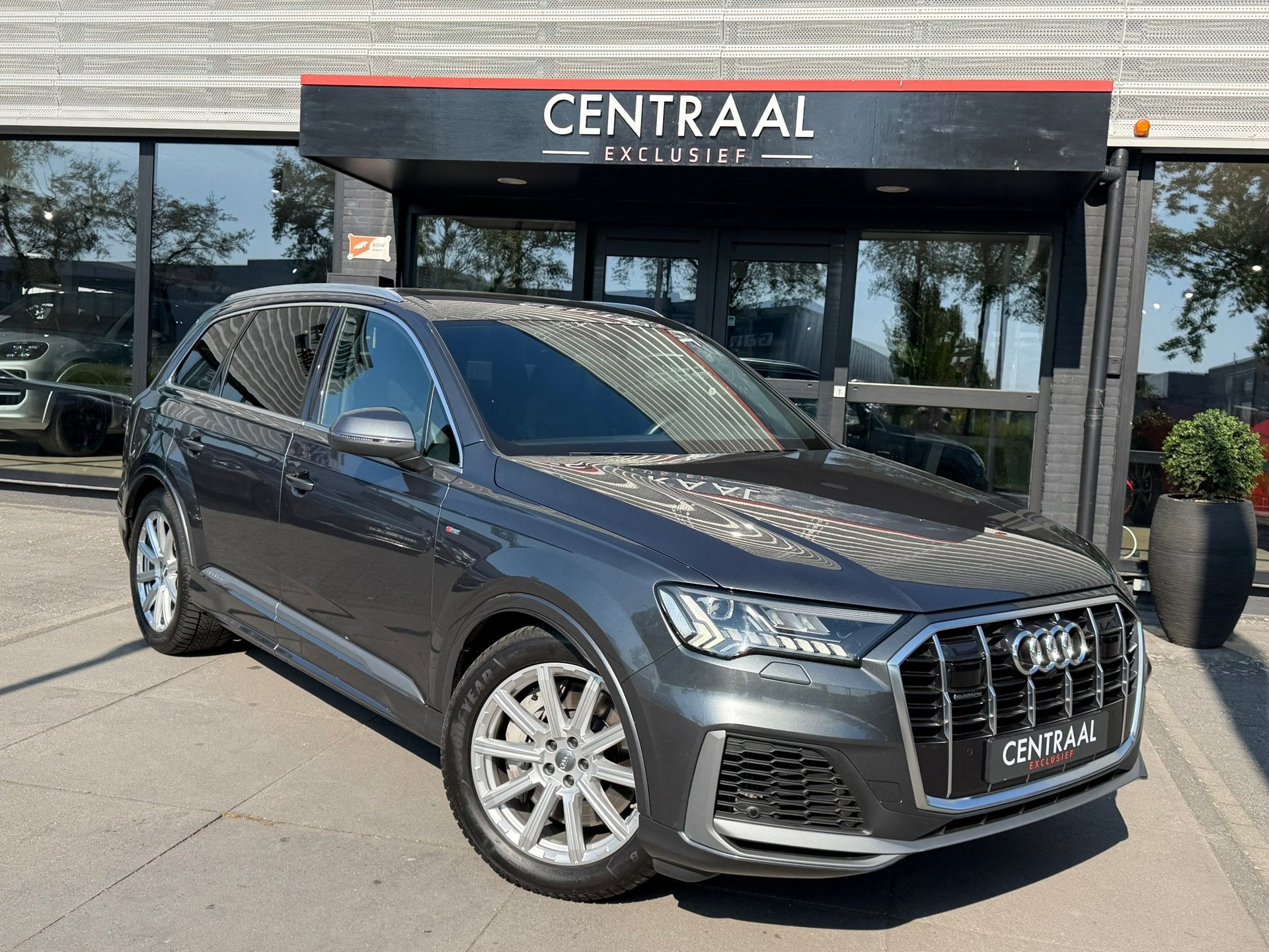 Audi Q7 55 TFSI e quattro S-Line NL-Auto|B&O|Memory|ACC|395P, Automaat, Gebruikt, Automatische klimaatregeling, Bedrijf