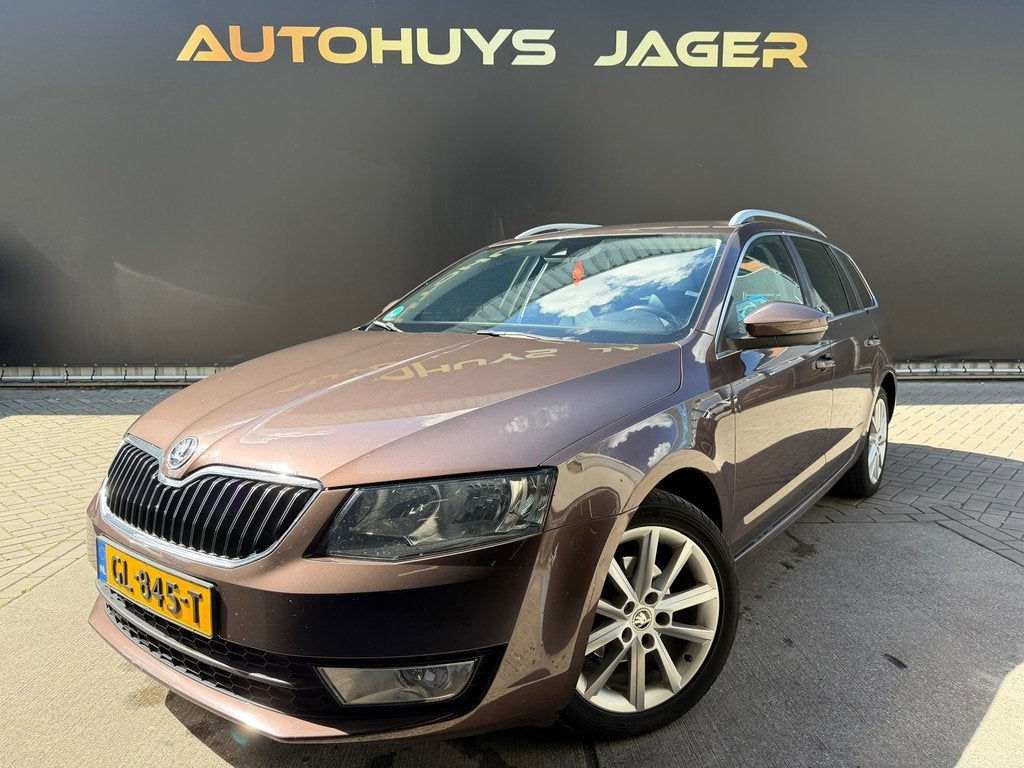 Skoda Octavia Combi 1.2 TSI Greentech Ambition Businessline, Auto's, Skoda, Gebruikt, 4 cilinders, Bruin, 1177 kg