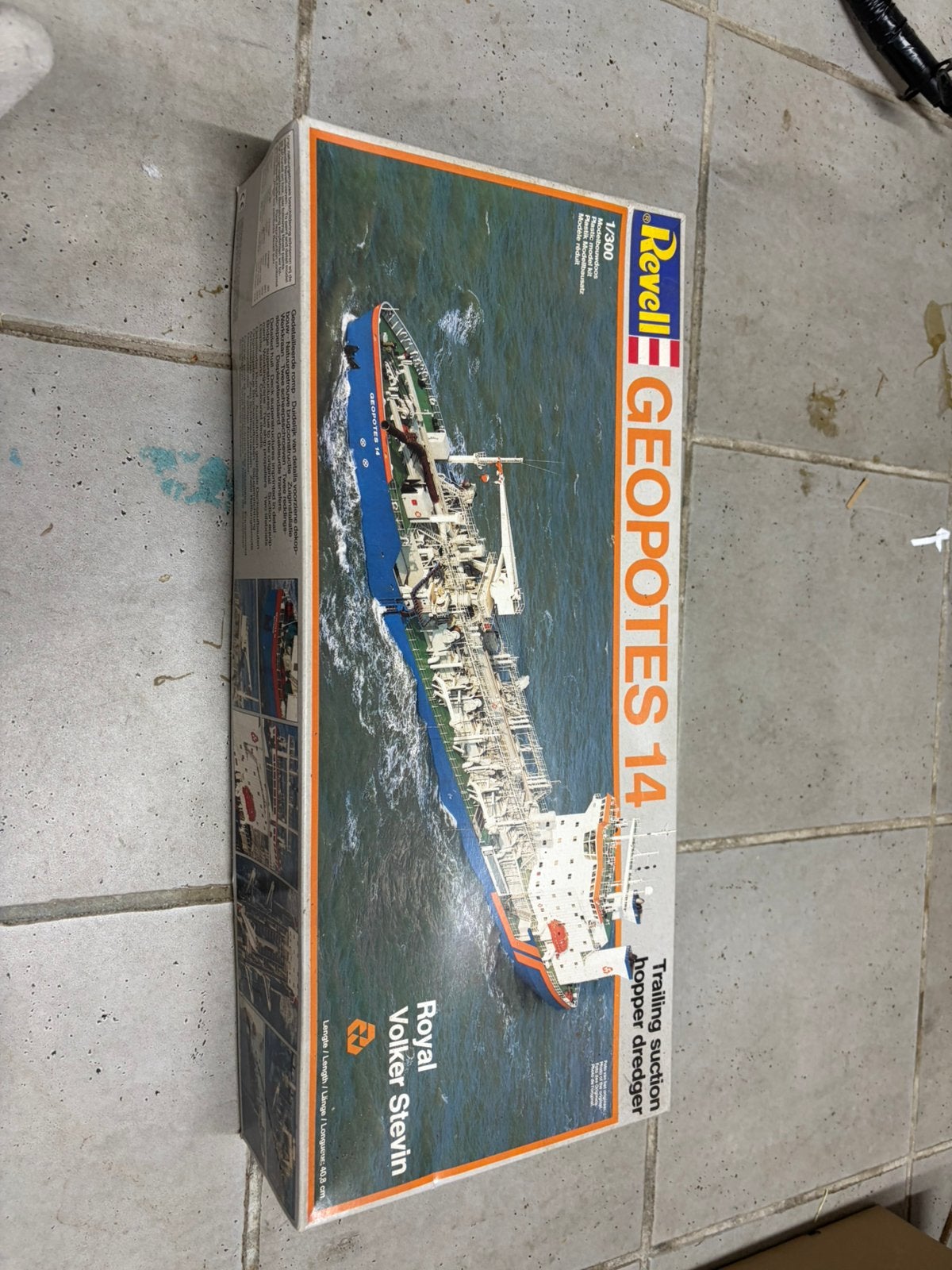 Revell geopotes 14 royal volker stevin 1/300 5222, Ophalen, Zo goed als nieuw, Revell