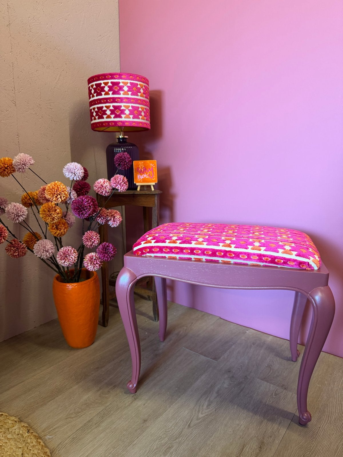 Unieke roze hocker/voetenbank met print, Gebruikt, Minder dan 50 cm, Ophalen of Verzenden, Rechthoekig