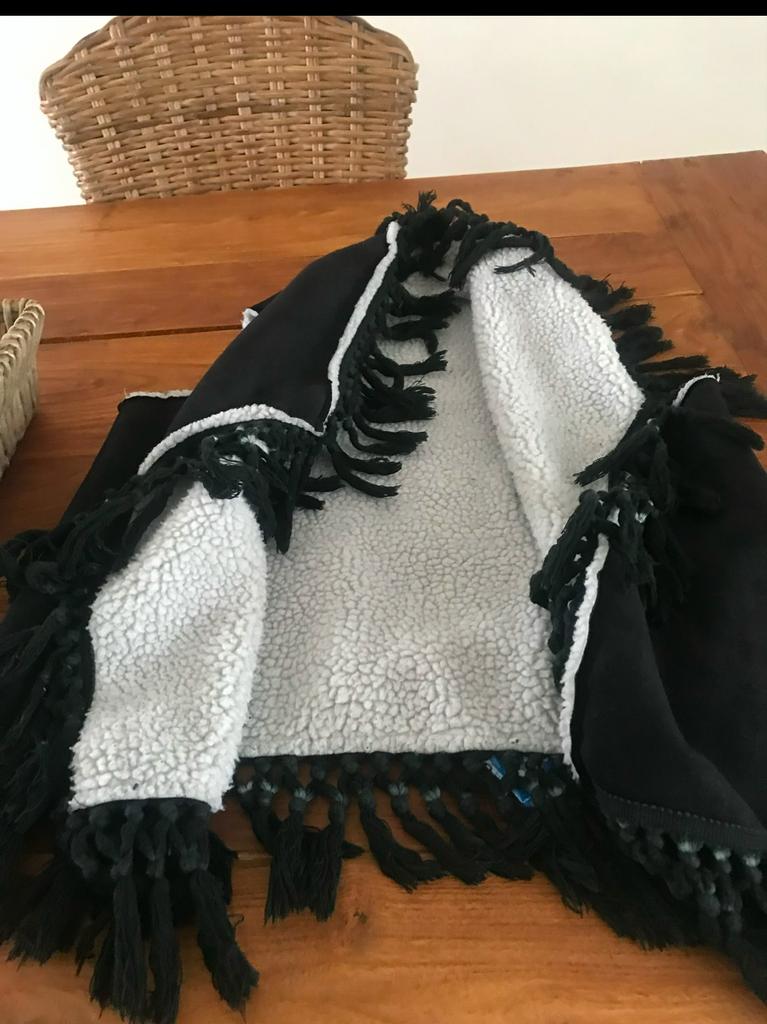 Zwart Suède Vest met Franjes - Eén Maat, Ophalen of Verzenden, Zo goed als nieuw, Maat 38/40 (M), Zwart