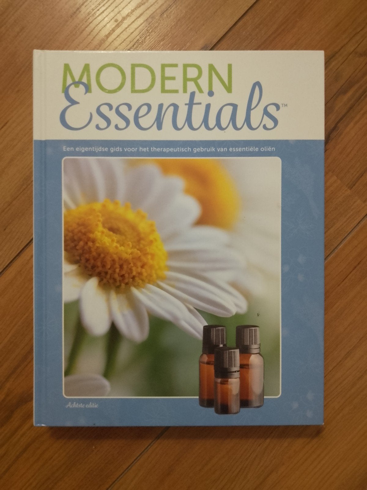 Modern Essentials, Boeken, Ophalen of Verzenden, Zo goed als nieuw, Kruiden en Alternatief