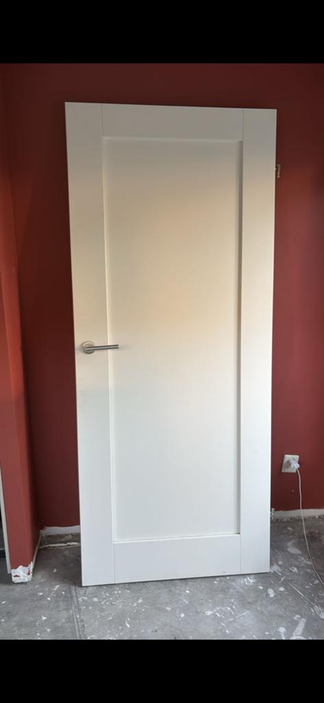 Witte houten binnendeur met deurbeslag, Ophalen, 80 tot 100 cm, Binnendeur, Zo goed als nieuw