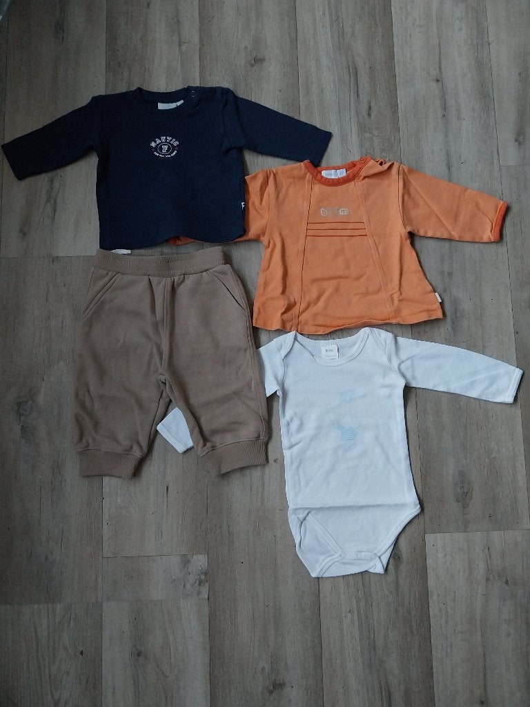 Klein pakketje jongenskleding maat 68 broek shirt romper, Ophalen of Verzenden, Gebruikt, Maat 68