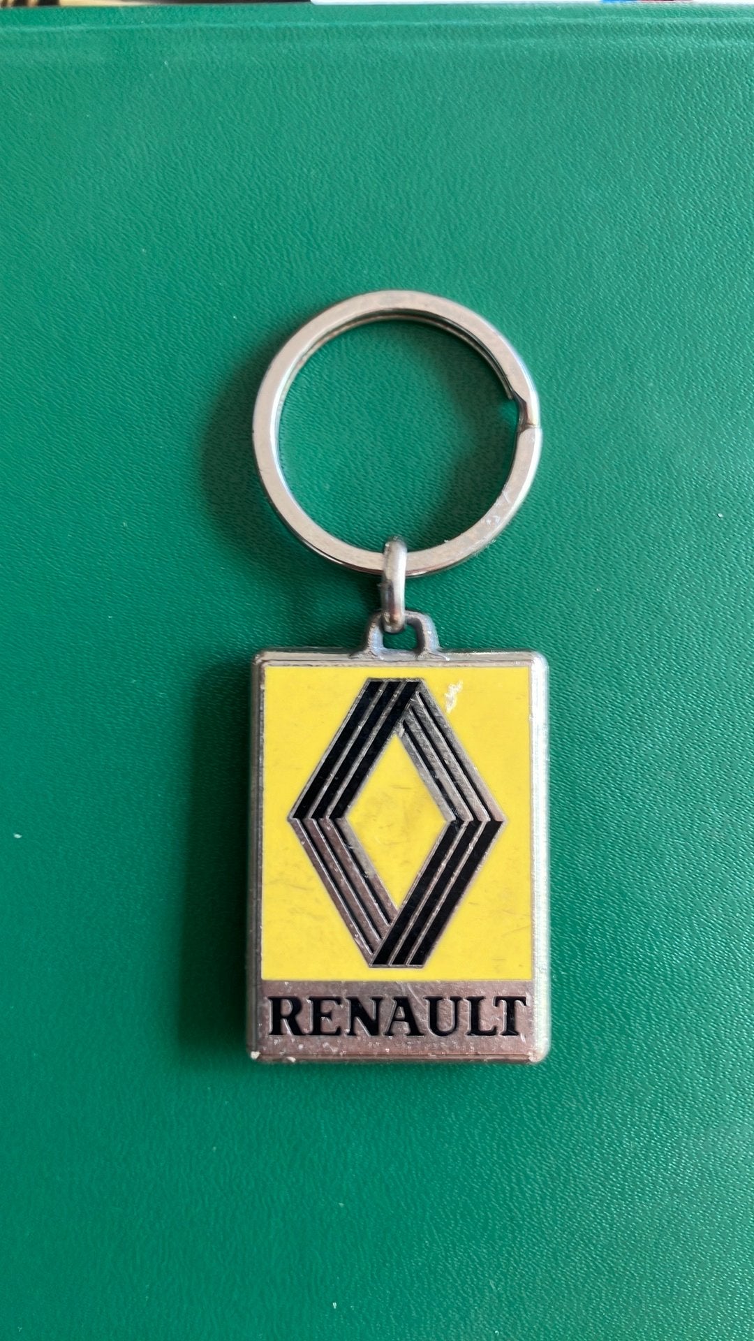 Vintage sleutelhanger Renault., Verzamelen, Verzenden, Gebruikt, Merk