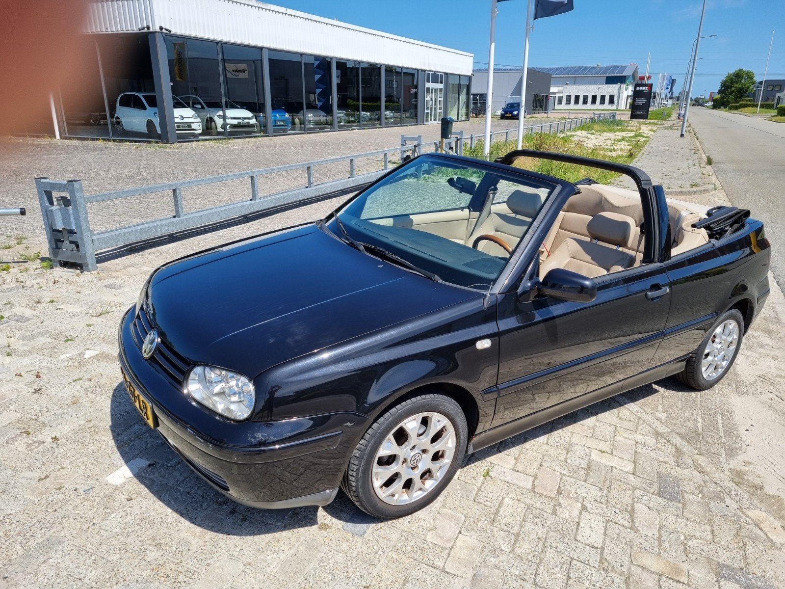 Volkswagen Golf 2.0 Cabriolet 85KW 2001 Zwart, Voorwielaandrijving, Beige, 4 cilinders, 4 stoelen