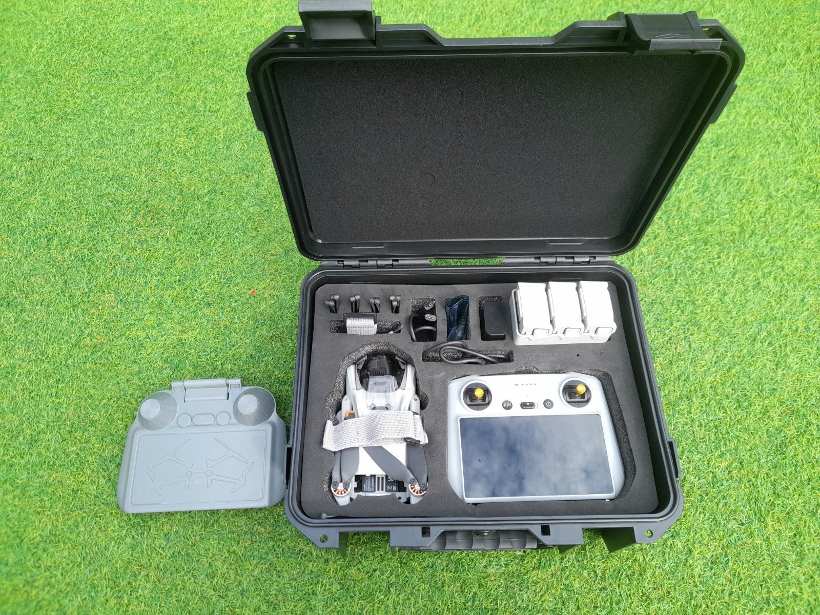 DJI Mini 3 Fly More Combo met RC-controller, Cameradrone, Ophalen of Verzenden, Zo goed als nieuw, DJI