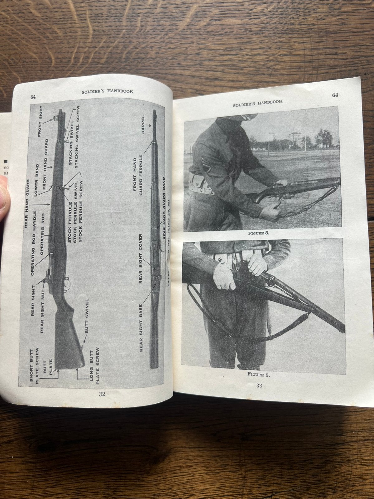 WO2 Amerikaans M1 garand handboek op naam wapens uitrusting, Amerika, Verzenden, Boek of Tijdschrift