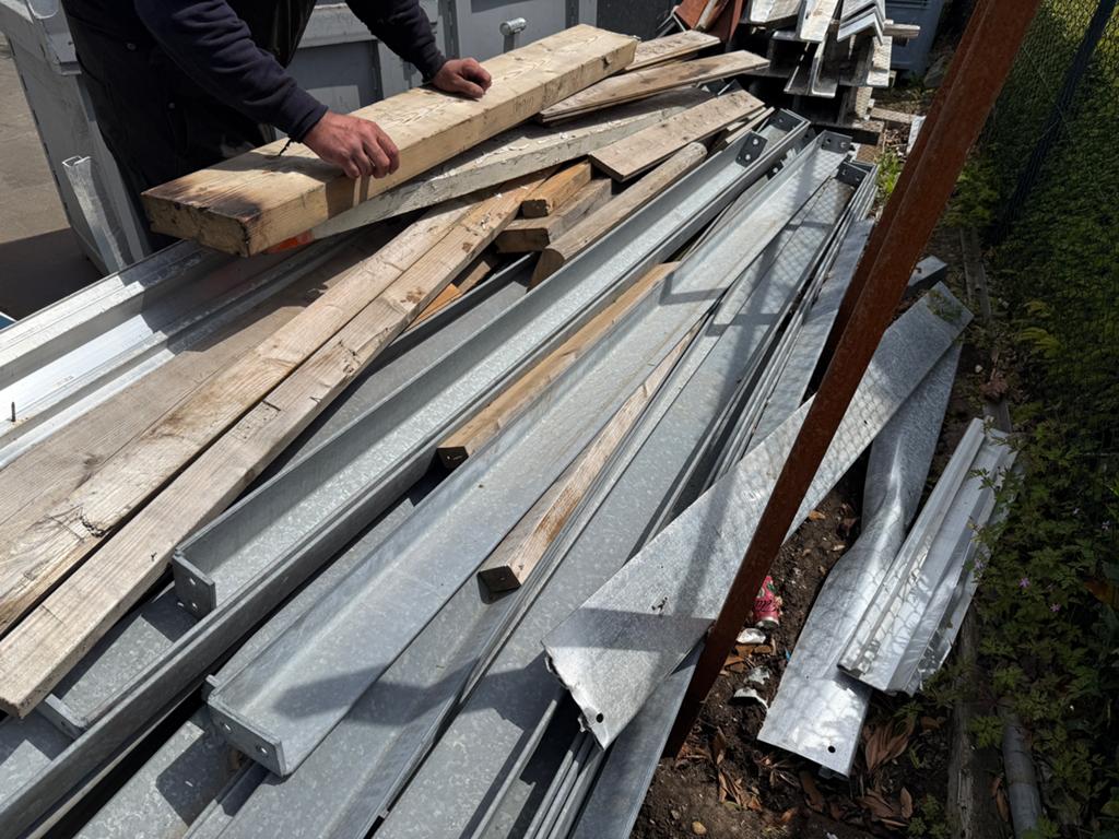 Gegalvaniseerde hoeklijnen 9x12 cm 350cm lang, Doe-het-zelf en Verbouw, Metalen, Ophalen, Zo goed als nieuw, IJzer