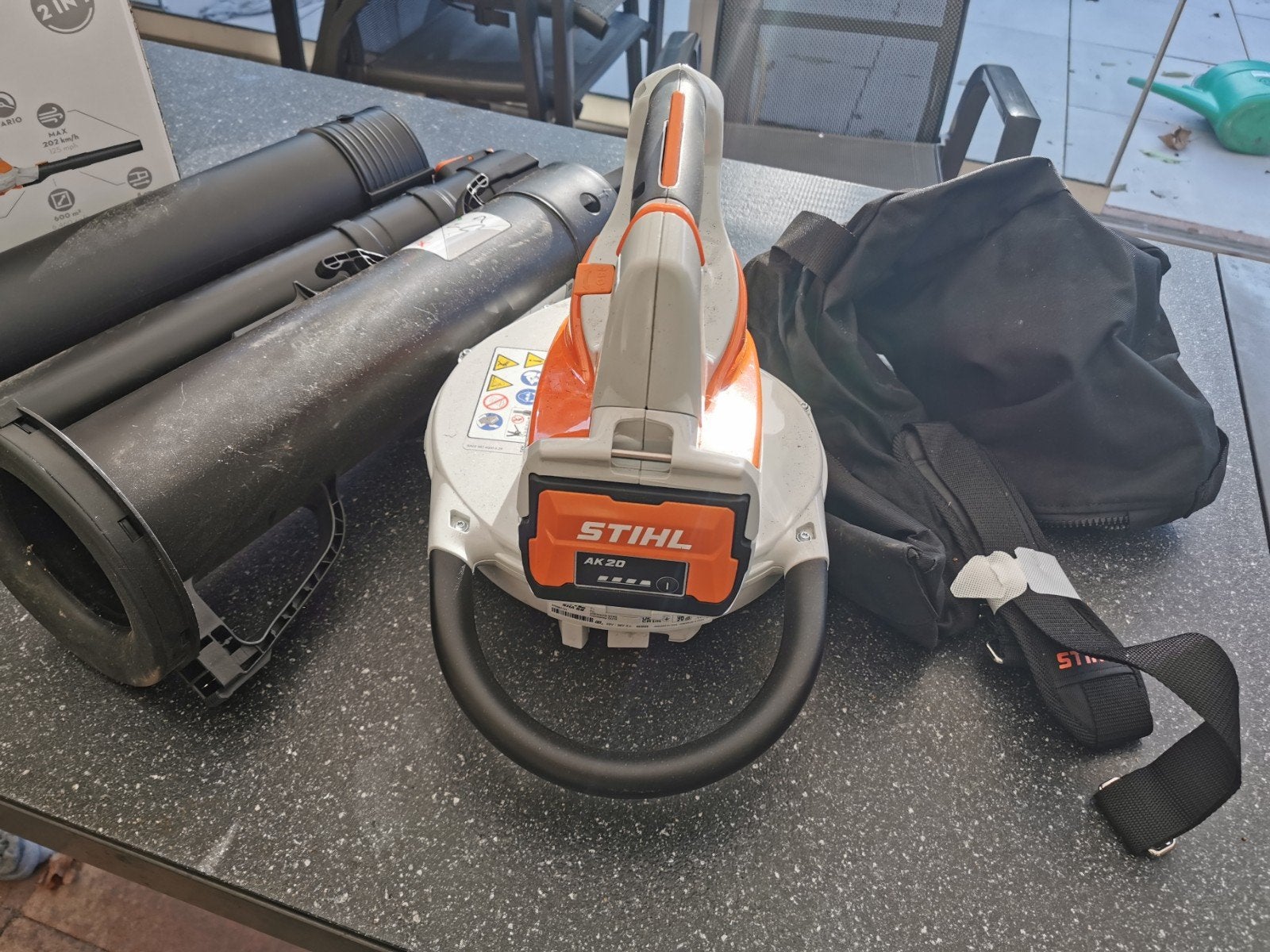 Stihl bladblazer met zuigfunctie en versnipperaar, Ophalen, Stihl, Met opvangzak, Zo goed als nieuw