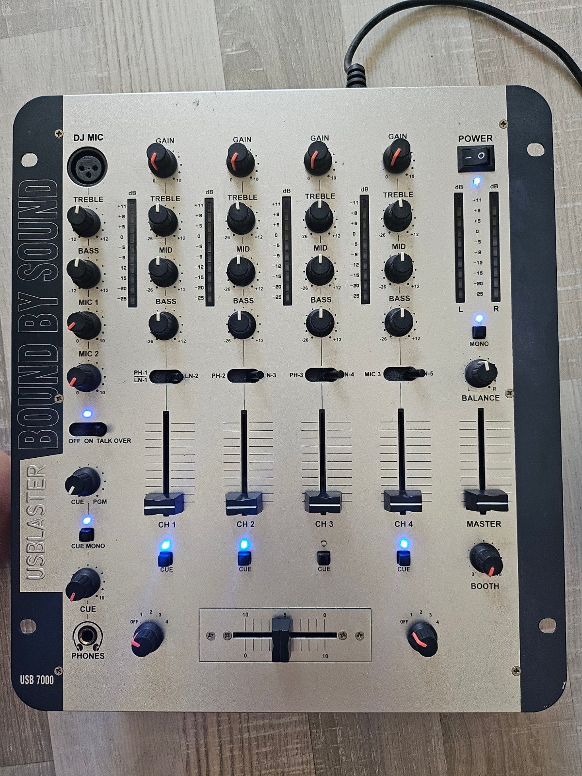 Mengpaneel US Blaster USB 7000 4-kanaals DJ-mixer, Muziek en Instrumenten, Mengpanelen, Ophalen, Gebruikt, Minder dan 5 kanalen