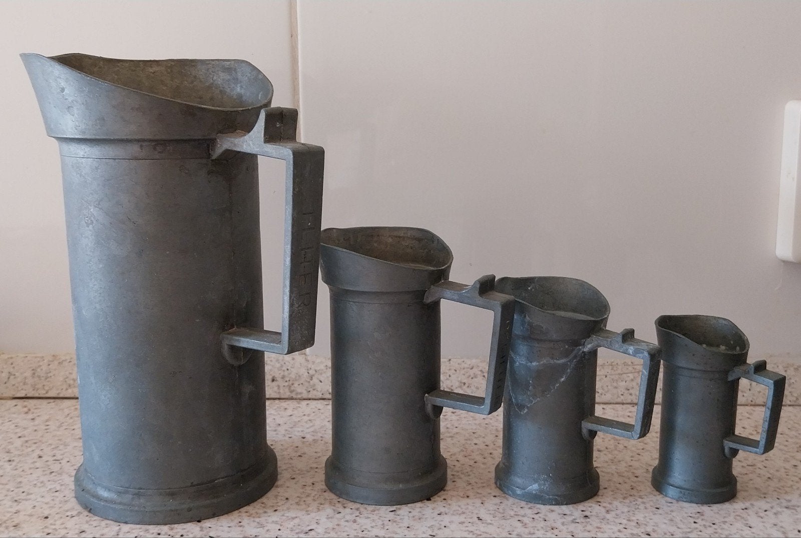 Set van 4 antieke tinnen maatbekers (1L, 2dl, 1dl, 0.5dl), Ophalen of Verzenden