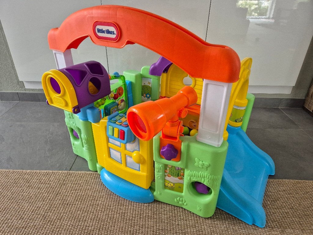 Little Tikes speelhuisje met glijbaan en activiteiten, Kinderen en Baby's, Speelgoed | Buiten | Speelhuisjes, Ophalen, Gebruikt