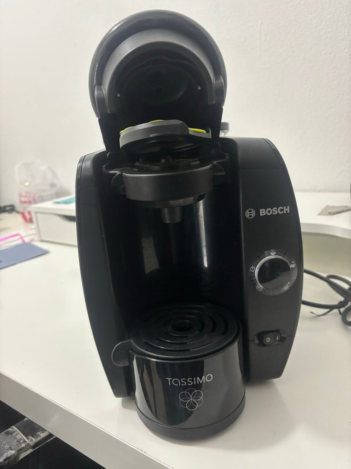 Bosch Tassimo Koffiezetapparaat - Zo goed als nieuw, Koffiemachine, Ophalen of Verzenden, Zo goed als nieuw, 2 tot 4 kopjes
