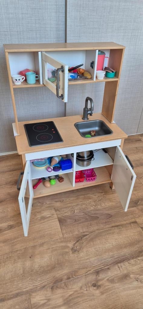 Keukentje met allerlei accessoires!, Ophalen, Gebruikt, Hout, Speelkeuken
