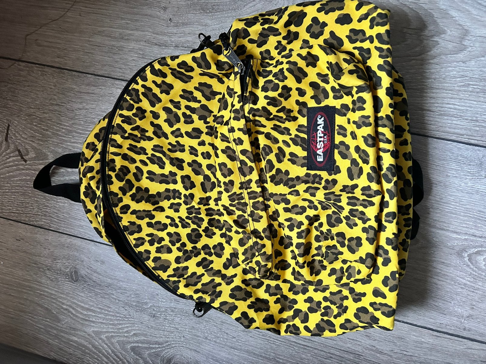 Eastpack tas nieuw, 30 tot 40 cm, Rugtas, Geel, Ophalen of Verzenden